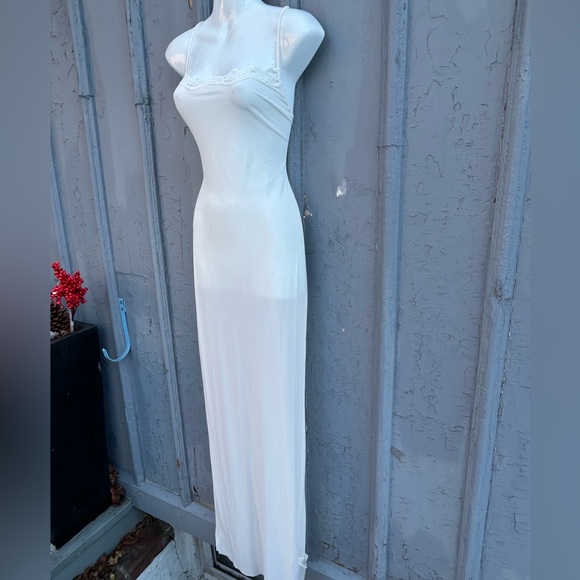 Skims Sheer Cream Maxi Slip, size L - Picture 5 of 9
